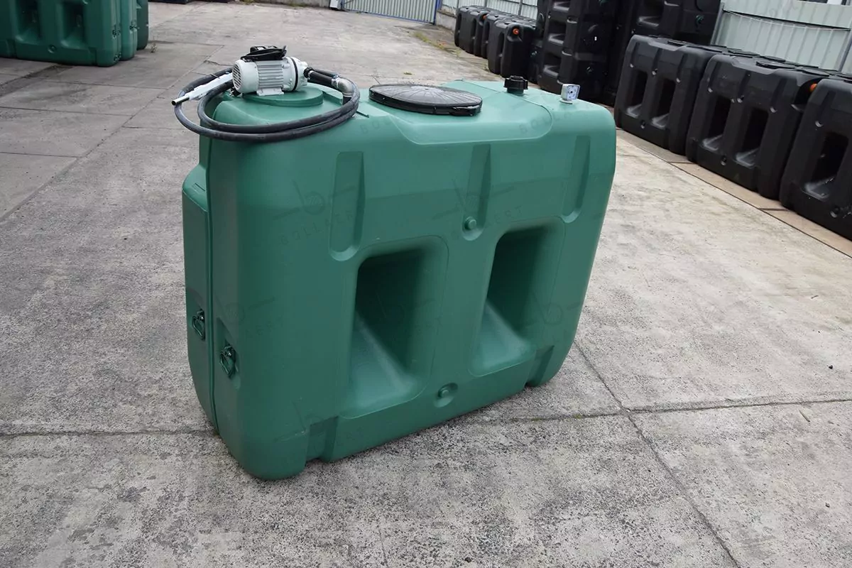 Cuve AdBlue en PE de 2000 litres avec pompe (220V) 4