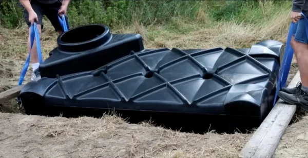 installer une fosse septique avec 2 personnes